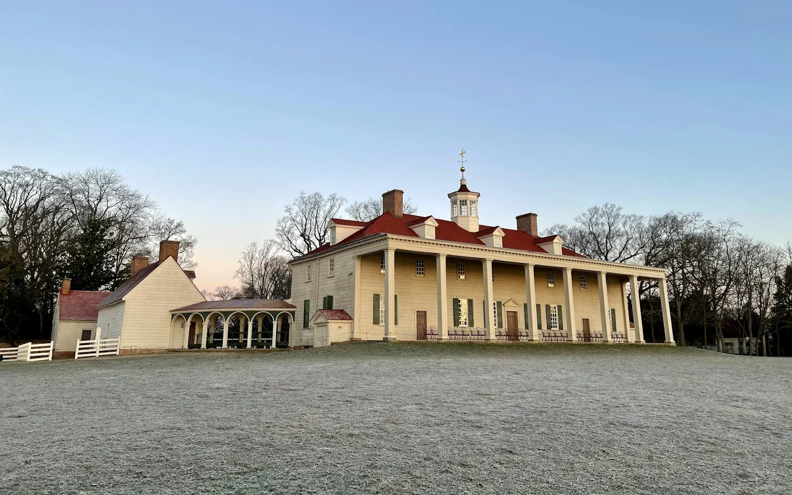 Historic Mount Vernon estate overlooking the Potomac