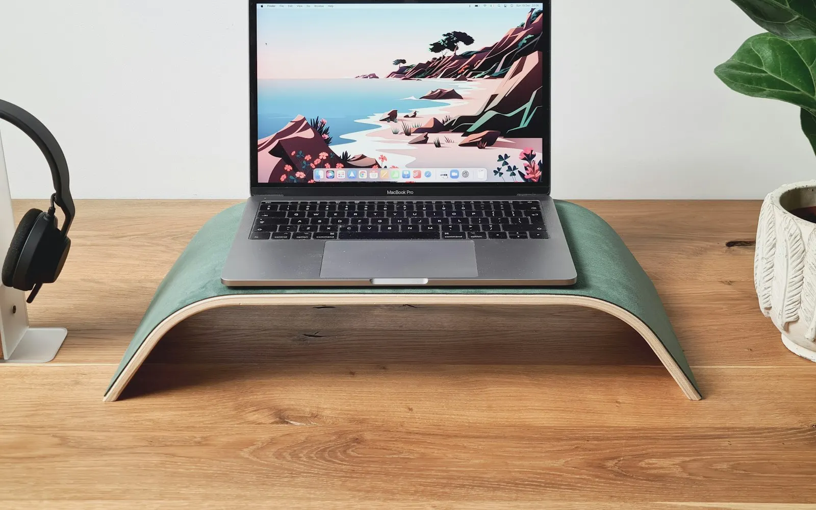 Clean, fast laptop workspace